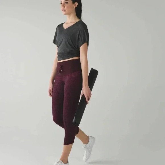 LULULEMON | SHAKE IT OUT  CROP IN STAR PIXEL RASBERRY - Picture 3 of 14